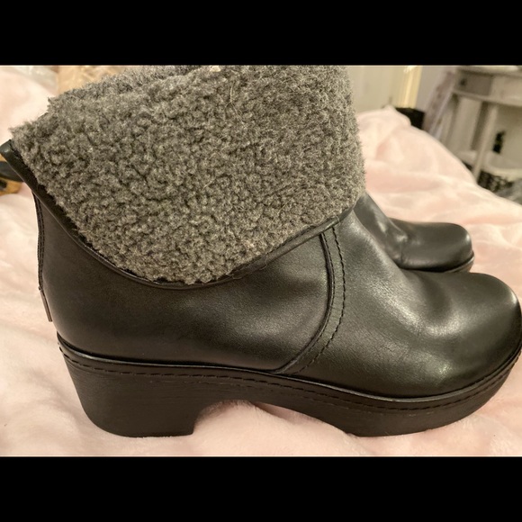 clarks short boots